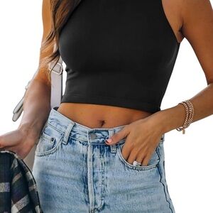 ReoRia Black Fitted Sleeveless Buttery Soft Crop Tank Top